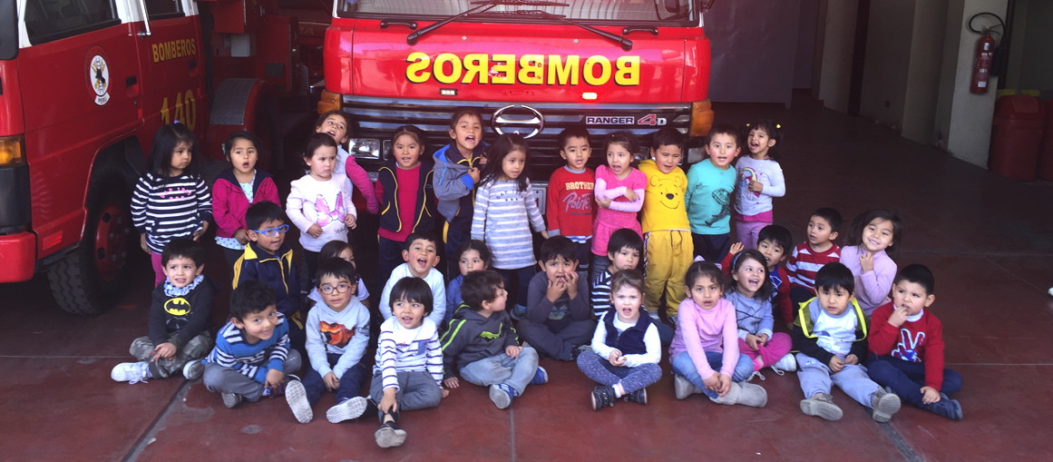 Visita a la estación de bomberos 140 Yanahuara / Visite à la caserne des pompiers 140 Yanahuara