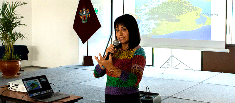 Charla de la científica hidróloga Elisa Armijos