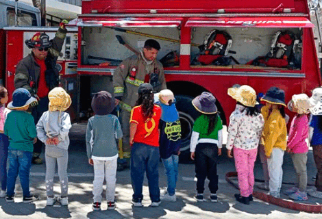 Visita de los bomberos / Visite des pompiers