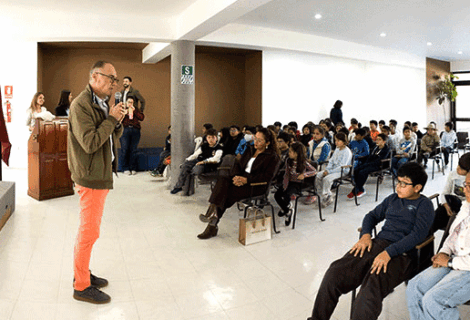 Entrega de diplomas de exámenes DELF y Cambridge